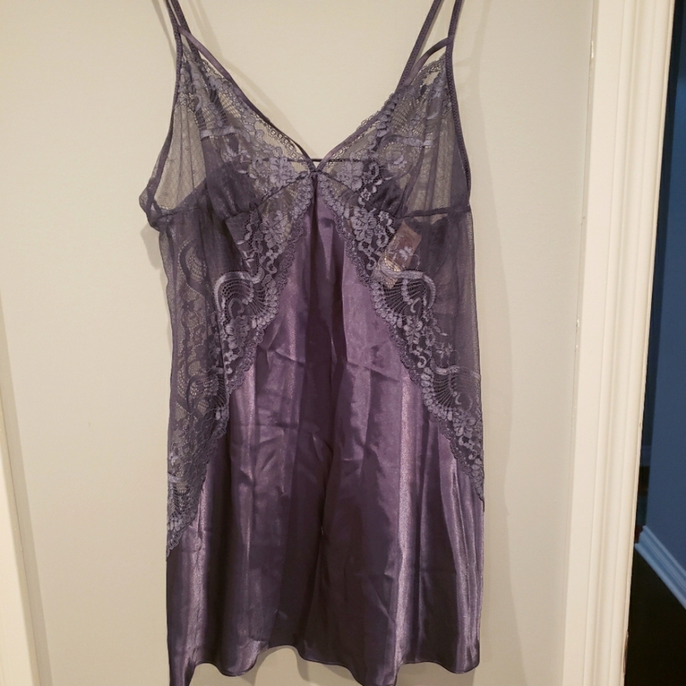 Chemise, size XL